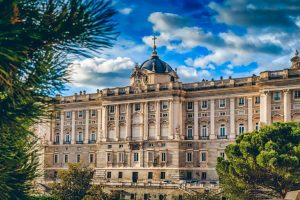 Королевский дворец в Мадриде фото 